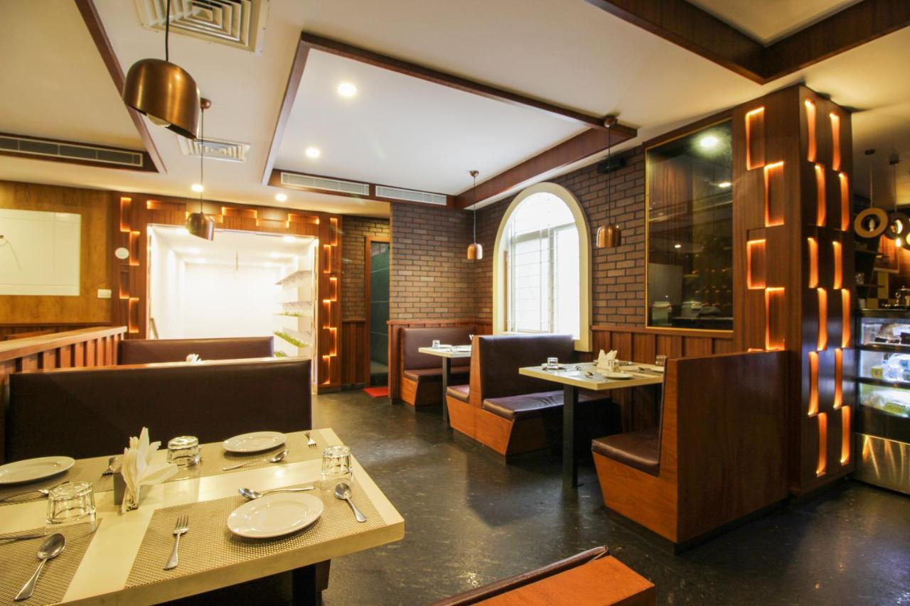 Ni Ambaari Suites In Mysore Extérieur photo