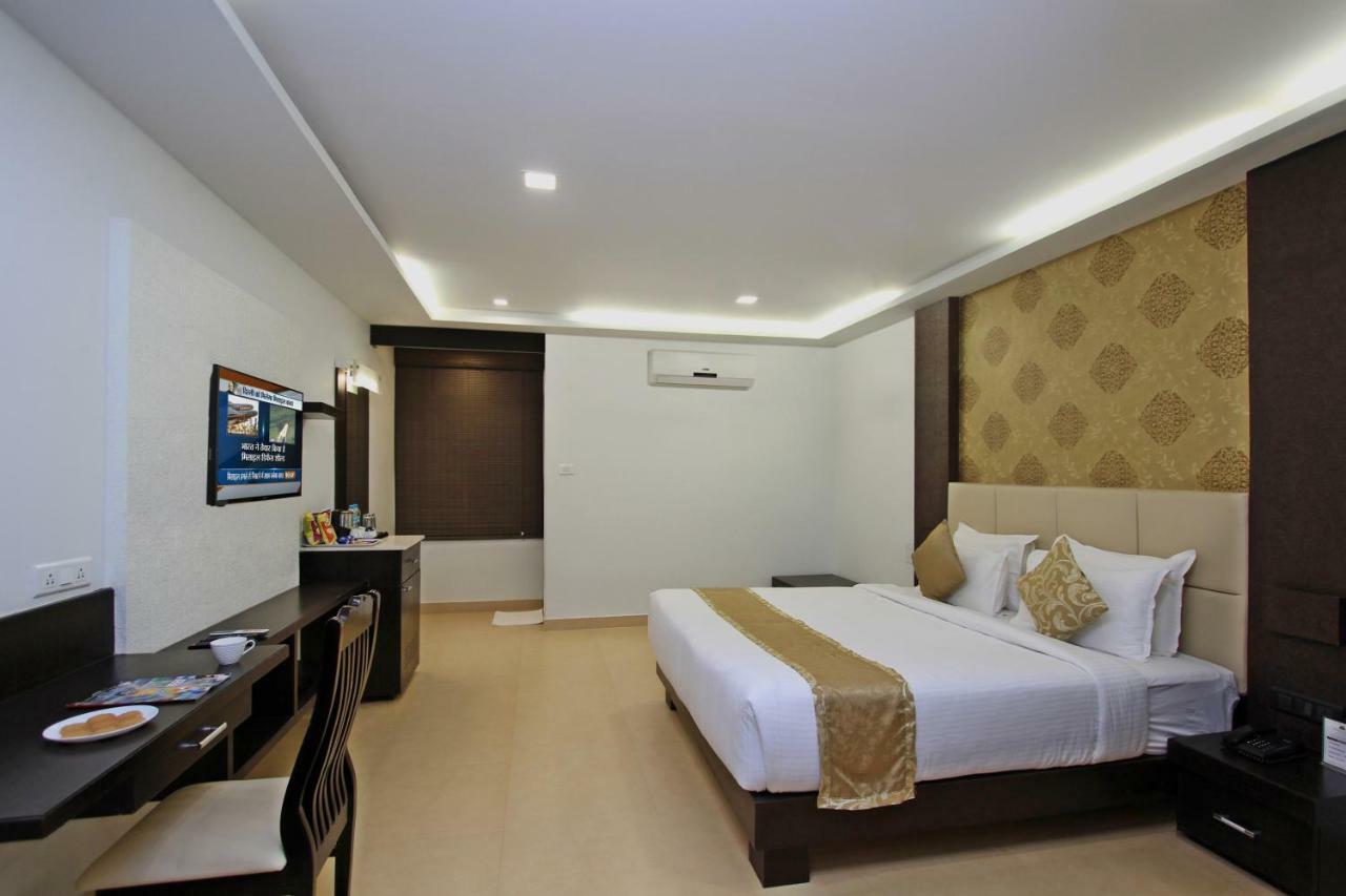 Ni Ambaari Suites In Mysore Extérieur photo