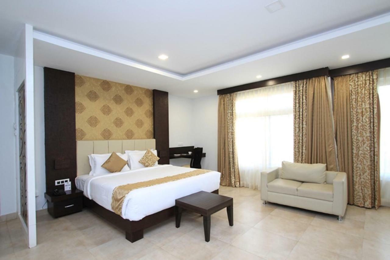 Ni Ambaari Suites In Mysore Extérieur photo