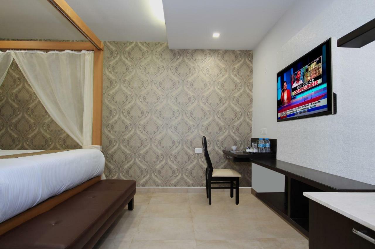 Ni Ambaari Suites In Mysore Extérieur photo