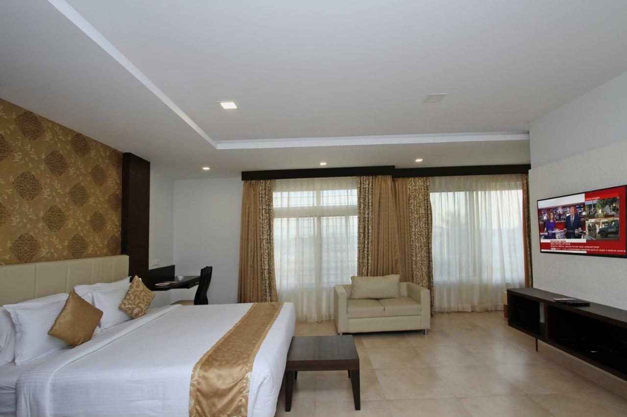 Ni Ambaari Suites In Mysore Extérieur photo