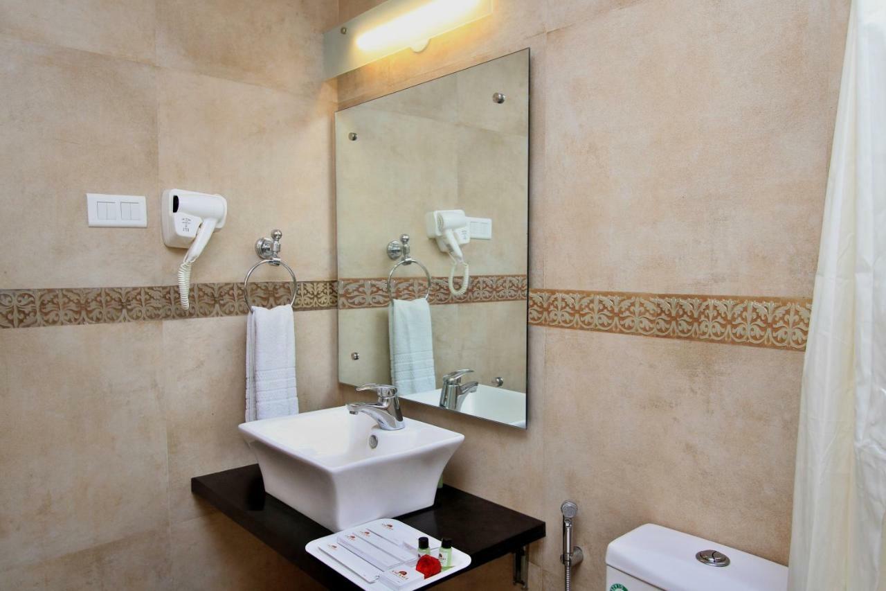 Ni Ambaari Suites In Mysore Extérieur photo